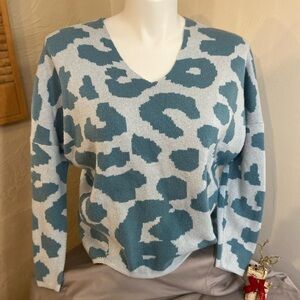 La Miel~V-Neck Pullover Sweater~Leopard Print~Oversized~Shades Of Blue~Size S/M